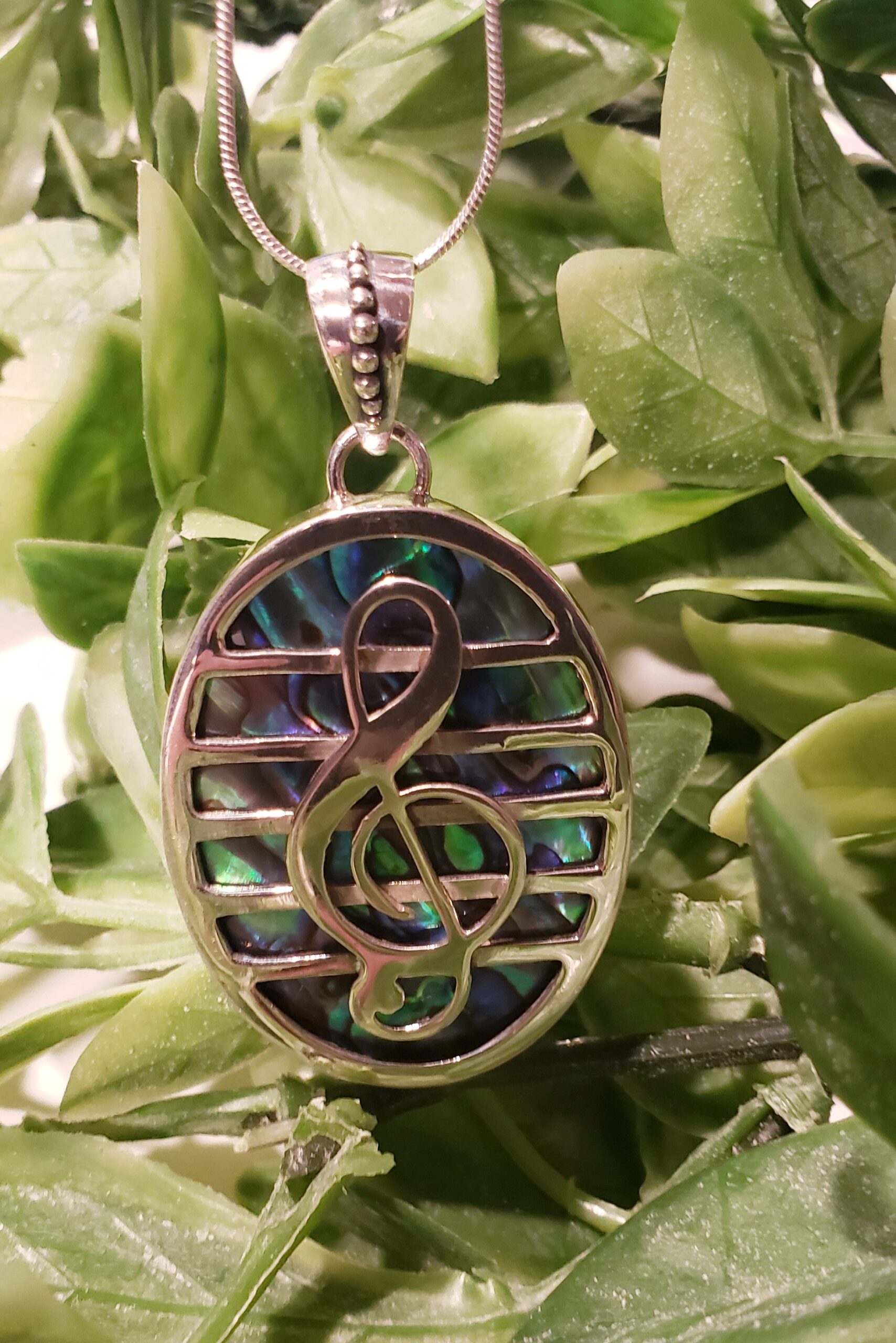 Music Note Pendant with Paua Shell (AKPR500)