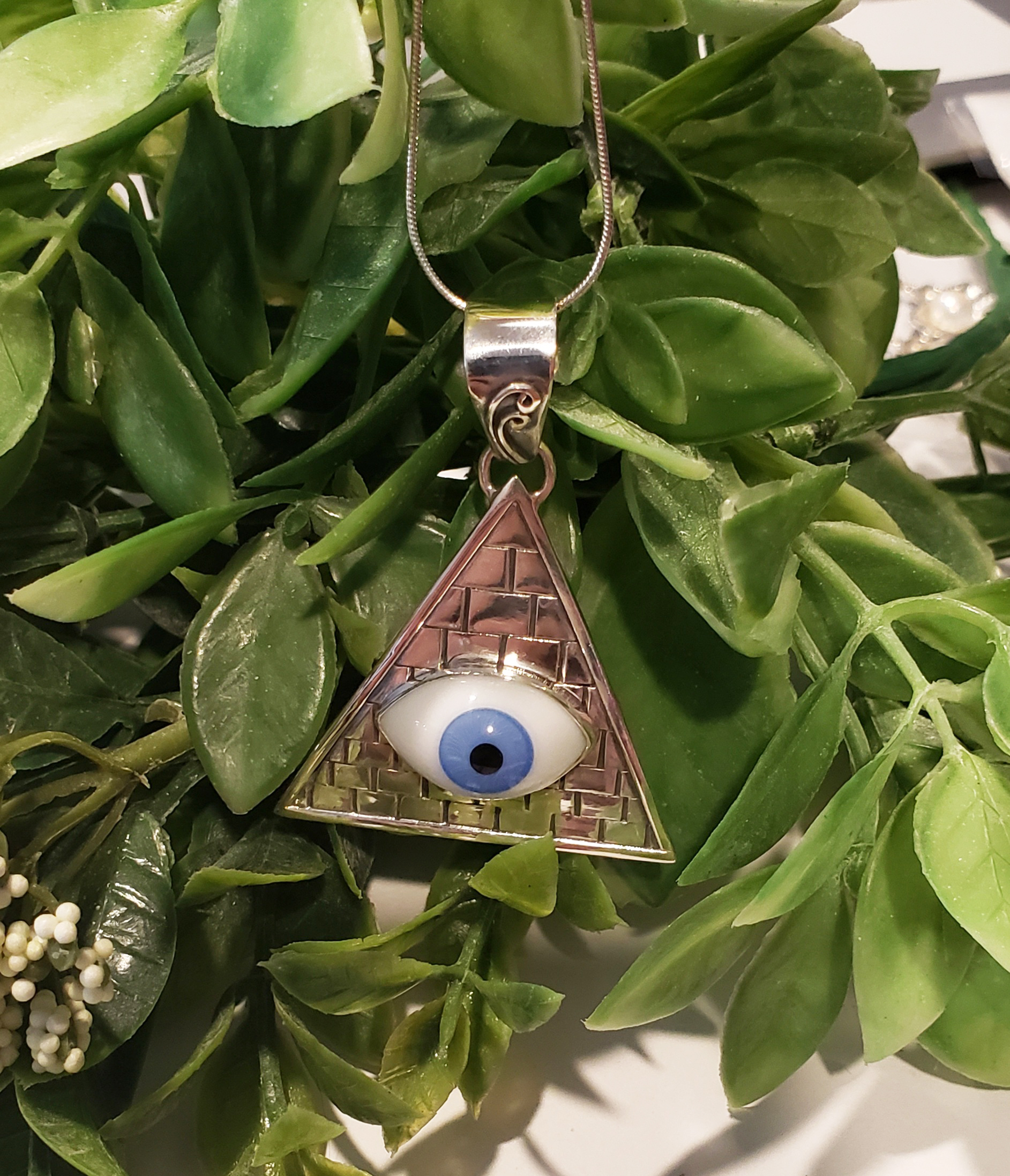 Pyramid “All Seeing Eye” Pendant (DP014E)